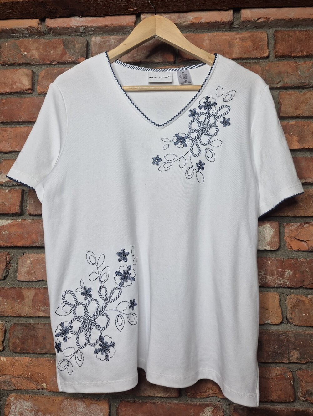 Alfred Dunner Nautical Embellished Tee 3-D Rope Floral Detail Size M - Picture 7 of 9